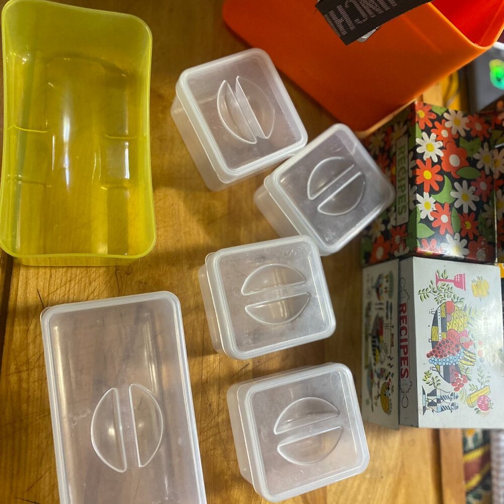 26- (3some) Snappy Canadian,You Cannot Contain Her.Oots A Souper Box She Has.